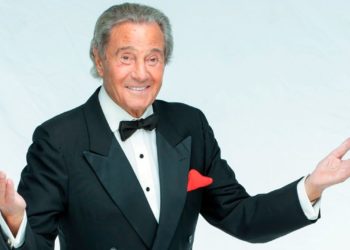 ¡Que se viene el ‘chatín’! Gijón dota de fondos las esculturas dedicadas a Arturo Fernández y a ‘Las Pescaderas’