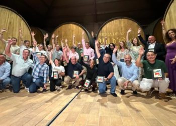 ¡Un ‘culete’ por los mejores! La Montera Picona dedica una espicha a los campeones del escanciado