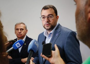 «Es otra cosa ilegal más del Gobierno de Aznar», afirma Barbón sobre la prórroga del peaje del Huerna