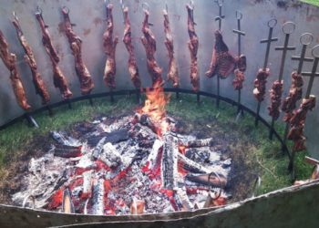 Con cordero, música y fe: ‘La Cruz de Ceares’ prepara sus fiestas en honor a Santiago entre el disgusto y la ilusión