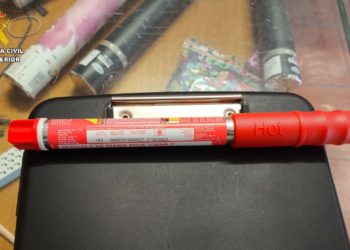 Un ovetense y un leonés, investigados por almacenar irregularmente pirotecnia usada en partidos de fútbol