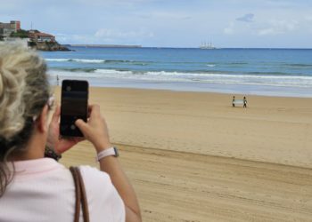 Tres días, miles de visitas, un recuerdo eterno en Gijón… El último vistazo al ‘Elcano’ y la ‘Blas de Lezo’ que será posible hoy