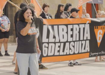 Decenas de personas se concentran en Gijón para reclamar el indulto de ‘Las 6 de La Suiza’