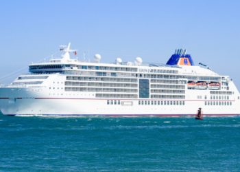 ‘Europa 2’, el lujo flotante con sello alemán que está disfrutando de este domingo en Gijón