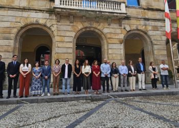 Gijón guarda un minuto de silencio en memoria de Dolores F. y contra toda forma de violencia machista