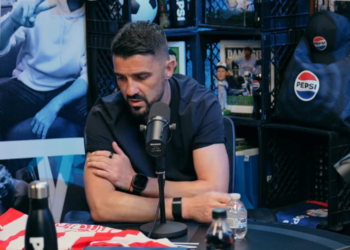 Villa, al ver la camiseta del Sporting en República Dominicana: «El club más importante en mi evolución»