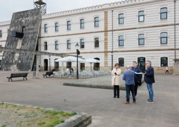 El Coto se prepara para acoger una renovada plaza de la República