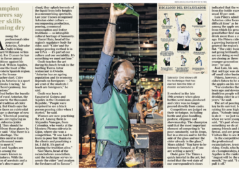 The Times pone el foco en Asturias: destaca la necesidad de un relevo generacional en el escanciado de sidra