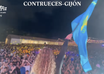 VÍDEO | Explosión musical en Contrueces: el Grupo Beatriz arrasa por segundo año