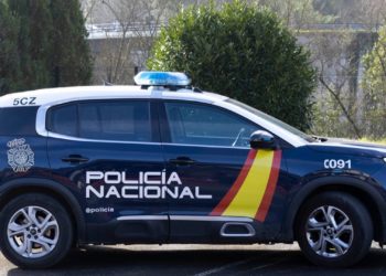 La emprende a golpes con las ventanillas de seis vehículos en Montevil antes de ser detenido