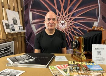 Regreso a Gijón cámara en mano: Adolfo Fernández fotografía desde ‘casa’ interiores y arquitecturas