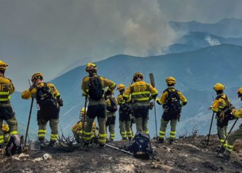 Villamayor y Villarcebollín, los pueblos desalojados tras declararse un nuevo incendio forestal en Ibias