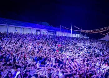 ¿Son las fiestas de Contrueces el nuevo Metrópoli de Gijón? Se diría que no… Pero por las exigencias, sí