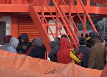 Gijón recibe a los primeros menores migrantes trasladados desde Canarias