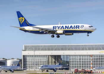 Ryanair elimina las tarjetas de embarque en papel y dará el salto definitivo al formato digital en noviembre