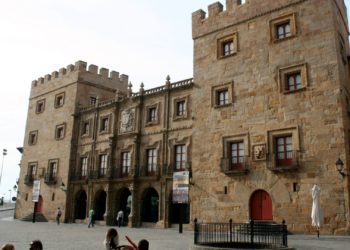 El arte contemporáneo, próximo ‘inquilino’ del palacio de Revillagigedo… Previo ‘desahucio’ de Epicentro Fotografía