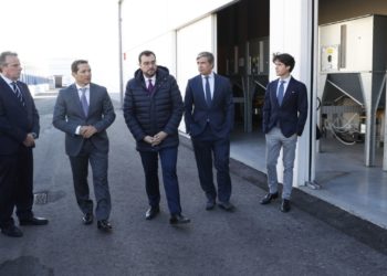 Sea Eight ya ‘engorda’ lenguados en Gijón: la empresa inaugura su nueva planta en El Musel