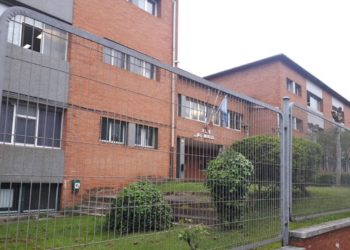 SUATEA denuncia la imposición de metodologías a docentes del IES de Roces y el centro replica que es «falso»