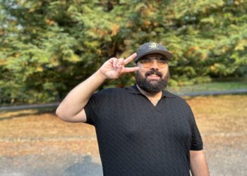 «Somos esclavos del algoritmo, por eso hay que cuidar la cabeza»: Serebo, el asturiano que resume internet a diario