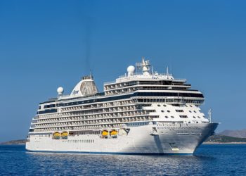 El crucero ‘Seven Seas Grandeur’ hace escala en Gijón