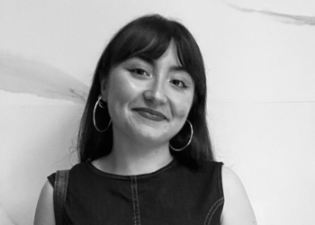 Amanda Moriyón, l’artista de Llaviana que defende na so obra «una visión moderna sobre la ruralidá»