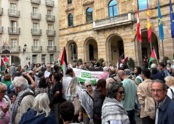 Gijón se suma a la oleada de indignación mundial por la detención de la Flotilla de la Libertad: «Van a seguir navegando»