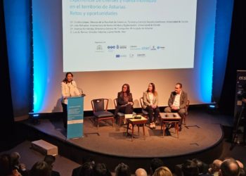 Di cómo viajas y ALSA sabrá lo que te falta: la empresa presenta en la Laboral su proyecto #TúNosMueves