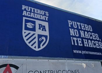 Entre la admiración y la indignación en Asturias por la aparición de carteles anunciando la apertura de una supuesta ‘Academia de puteros’