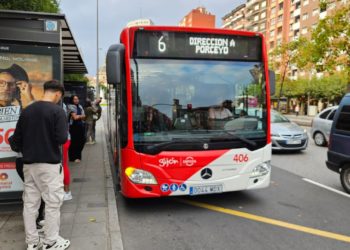 Los recortes de frecuencias en EMTUSA vuelven a tensar la cuerda entre Gobierno y oposición