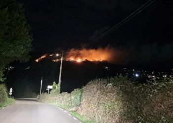 Serín, con el corazón en vilo por el incendio declarado en el monte Areo: «Hay que ser desalmado»