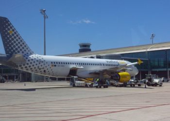 Un problema en un avión de Vueling fuerza su regreso a Barcelona tras diez minutos de vuelo hacia Asturias