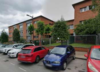 La cruzada contra la directiva del IES Roces gana adeptos: 35 exdocentes afirman que en el centro «pasan cosas»