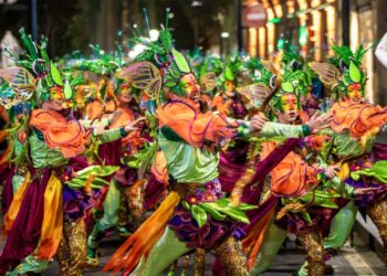 La cruzada de las charangas del Antroxu gijonés llega a la calle: «Necesitamos unir nuestras voces»