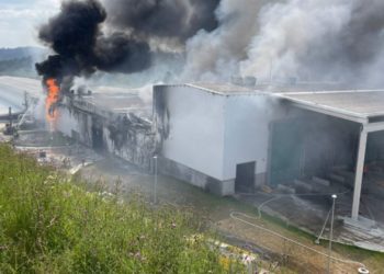 El PSOE carga contra EMULSA por cobrar a los gijoneses «un millón en tasas» que COGERSA no le exige aún