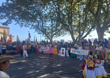 GALERÍA | Las comunidades latinas regalaron baile, color y alegría en el Día de la Hispanidad