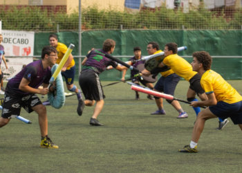 Esgrima, llucha y rugbi nun mesmu deporte: «Anque paeza violentu, el ‘jugger’ nun lo ye pa nada»