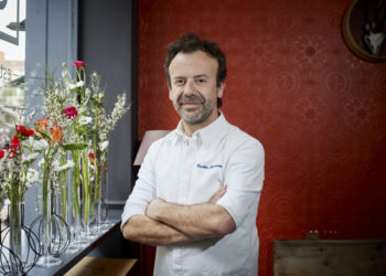 Nacho Manzano entra en la élite mundial de la gastronomía con la distinción ‘Tres Cuchillos’