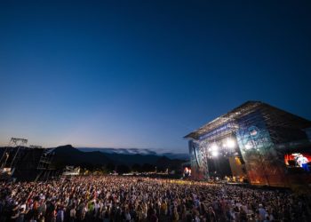 Prohibir entrar con comida, cobrar por salir o no devolver el saldo: los festivales, en el punto de mira de Consumo