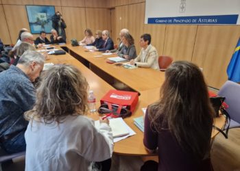 Choque en el 0-3: el Principado cede en el calendario, pero CCOO mantiene la huelga