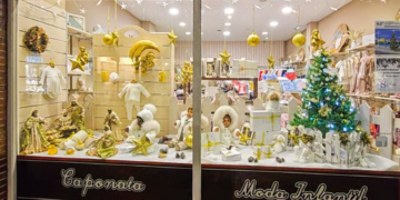 El comercio gijonés vuelve a brillar con el Concurso Navideño de Escaparates