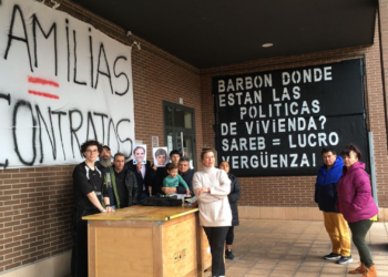 Los vecinos de Río Piloña 3 reclaman una negociación “real” tras exponer su propuesta a la SAREB