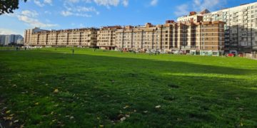 El futuro del ‘Solarón’, a debate a gran escala en la Biblioteca Jovellanos