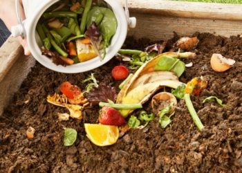 El compostaje comunitario se hace hueco en La Camocha… Y con fuerza