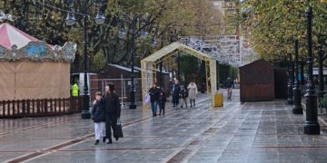 El que será el último MeNaX de la historia de Gijón toma forma en el paseo de Begoña