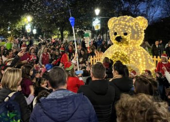 No todo va a ser el centro por Navidad… El Polígono vuelve a rendirse a los pies (y las luces) de ‘Poligosín’