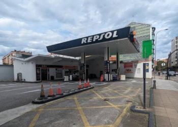 A punta de pistola, a cara cubierta y en horario de tarde: así fue el atraco a una estación de servicio de Laviada