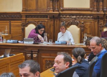 Sin sorpresas, pero sí con desacuerdos: el bloque del Gobierno saca los presupuestos de 2026 para Gijón