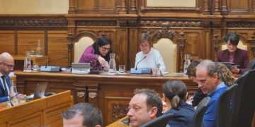 Sin sorpresas, pero sí con desacuerdos: el bloque del Gobierno saca los presupuestos de 2026 para Gijón