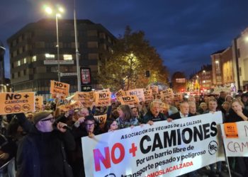 La Calzada vuelve a salir a la calle para reclamar que los camiones salgan de Cuatro Caminos