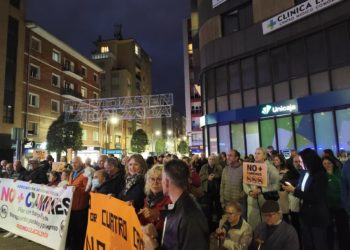 La Calzada no cesa en su protesta: «No aguantamos más el particular calvario de los camiones»